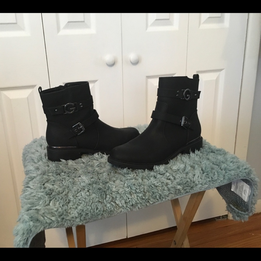 Short boots